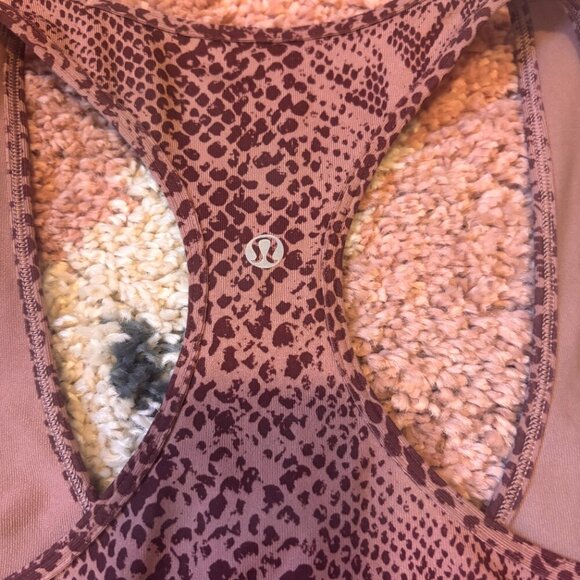 Lululemon Cool Racerback Snakeskin Print Desert Snake Bark Berry Womens 6 - Picture 3 of 5